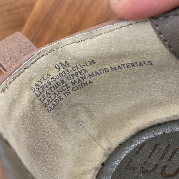 Lucca Lane Women's Bayla Leather Slip On Tan Flat Ballet Casual Shoes Sz 9 - Picture 4 of 7